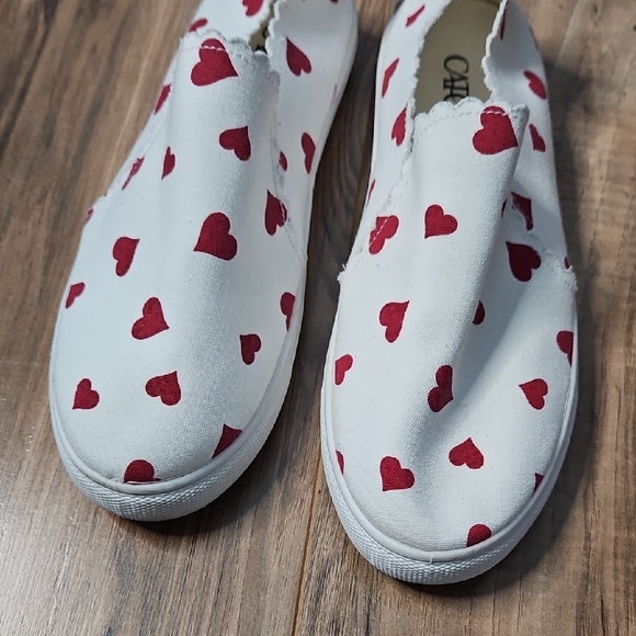 Cato Women’s White with Red Heart Pattern Slip On Loafer Flat Shoes 10M - Picture 10 of 10